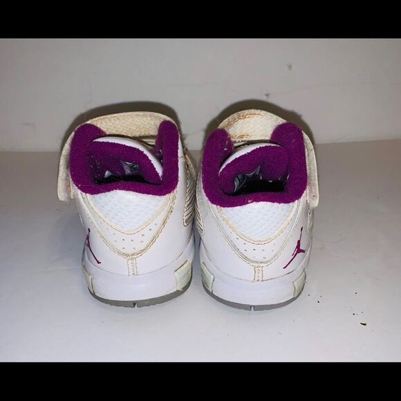 Girls Nike Jordan shoes size 6c - Picture 3 of 6